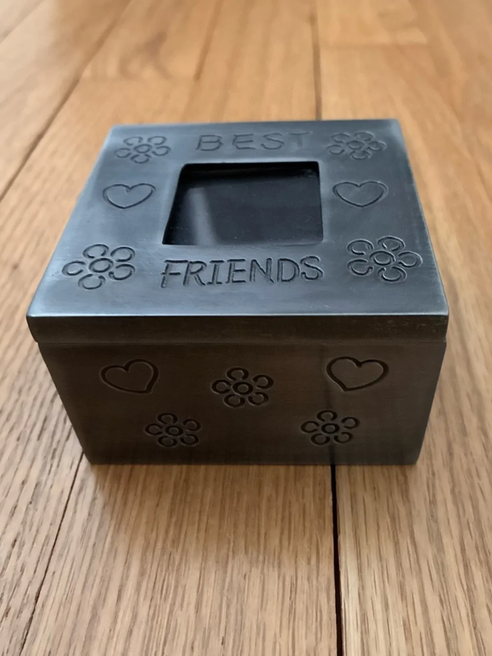 Vintage 90’s Silver metal Trinket Box; hinged, “Best Friends” with Photo lid
